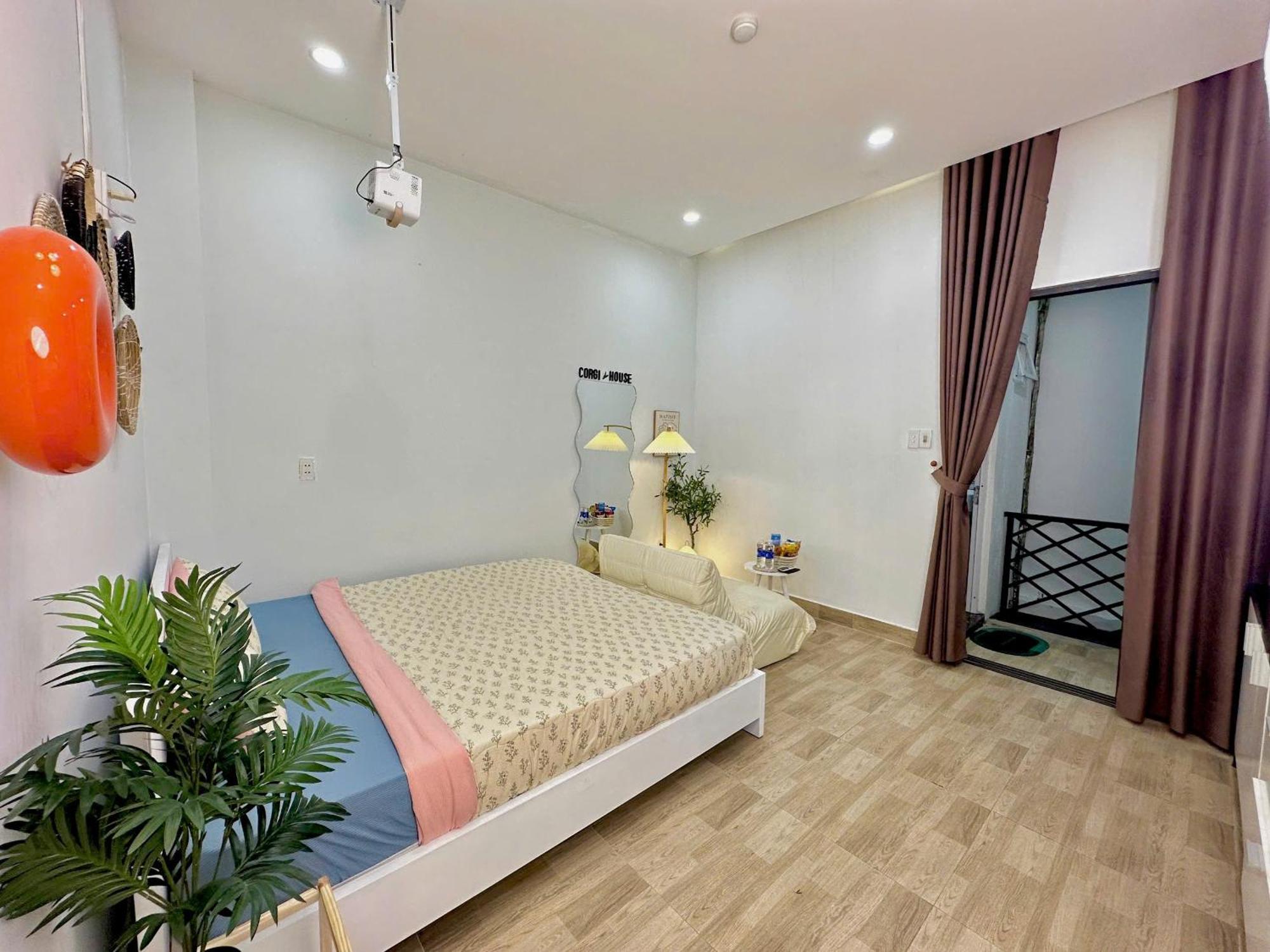 Corgi House Beachstay Дананг