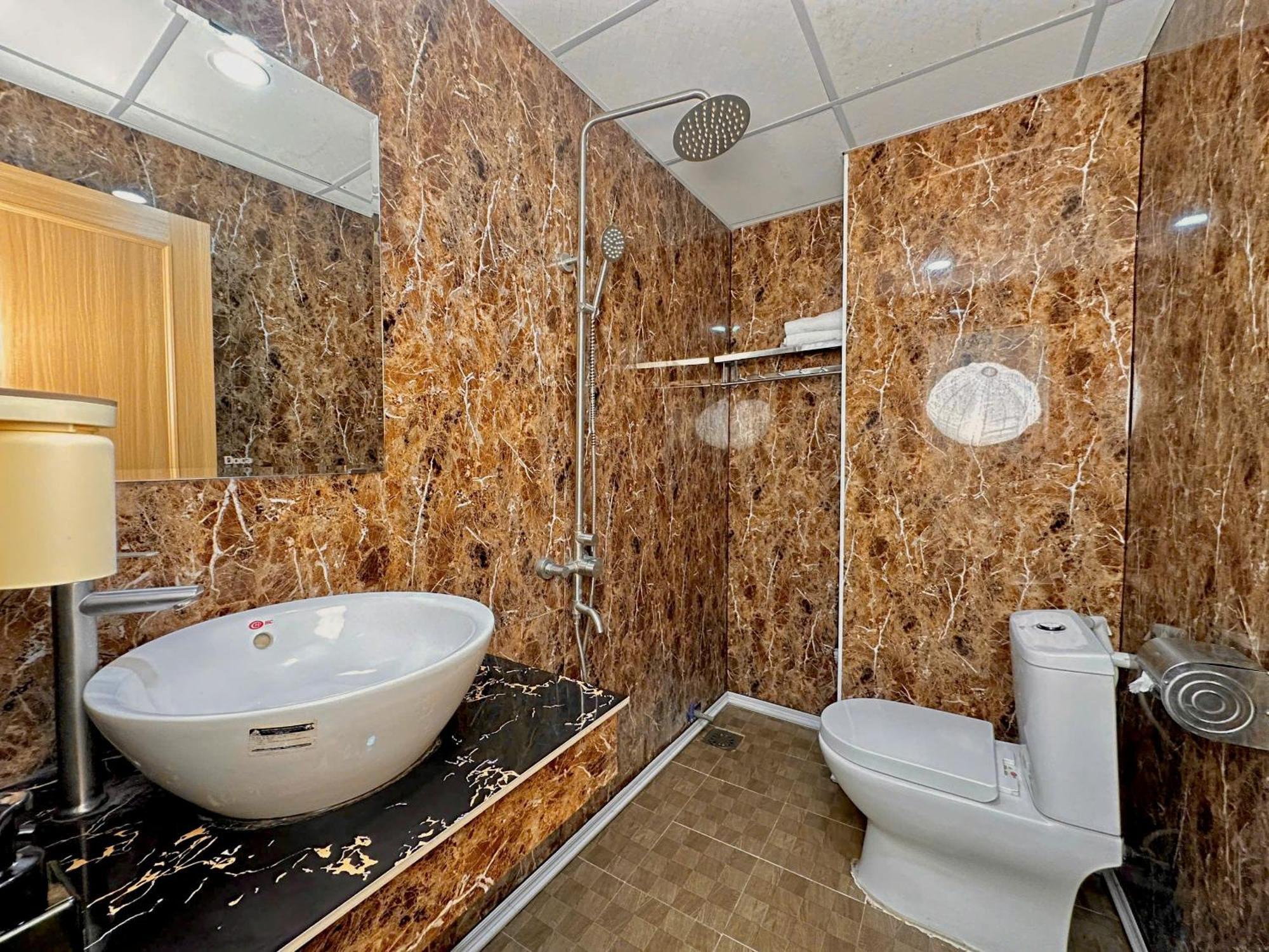 Проживание в семье Corgi House Beachstay Дананг