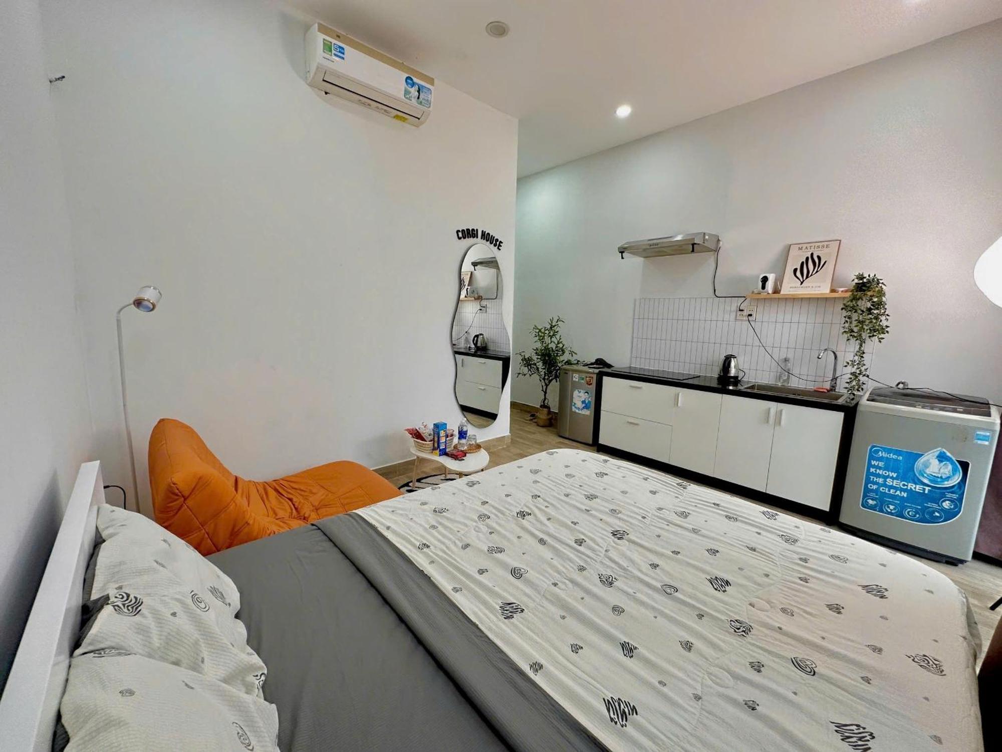 Corgi House Beachstay Дананг
